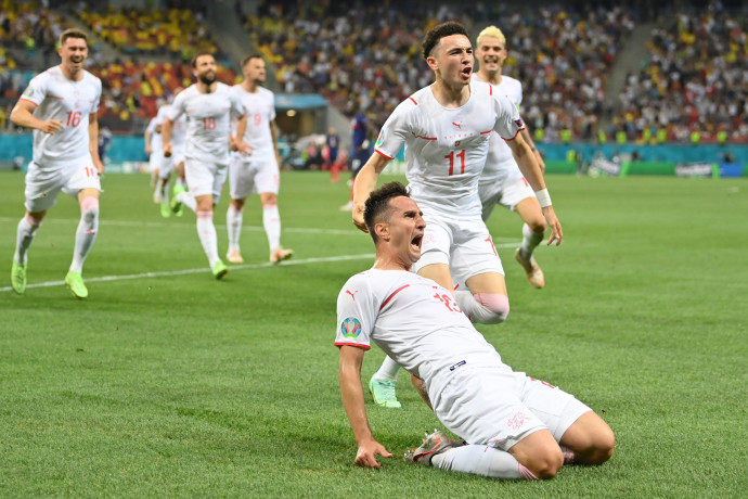 Őrület a francia–svájcin is, a világbajnok franciák 3-3 után büntetőkkel estek ki