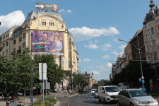 A műemlék épület sem akadály, ha a Fidesz gyurcsányozós hirdetéséről van szó