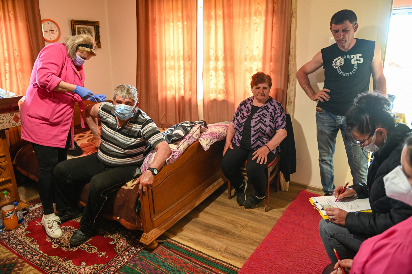 Romániában szabadnap jár az oltás után