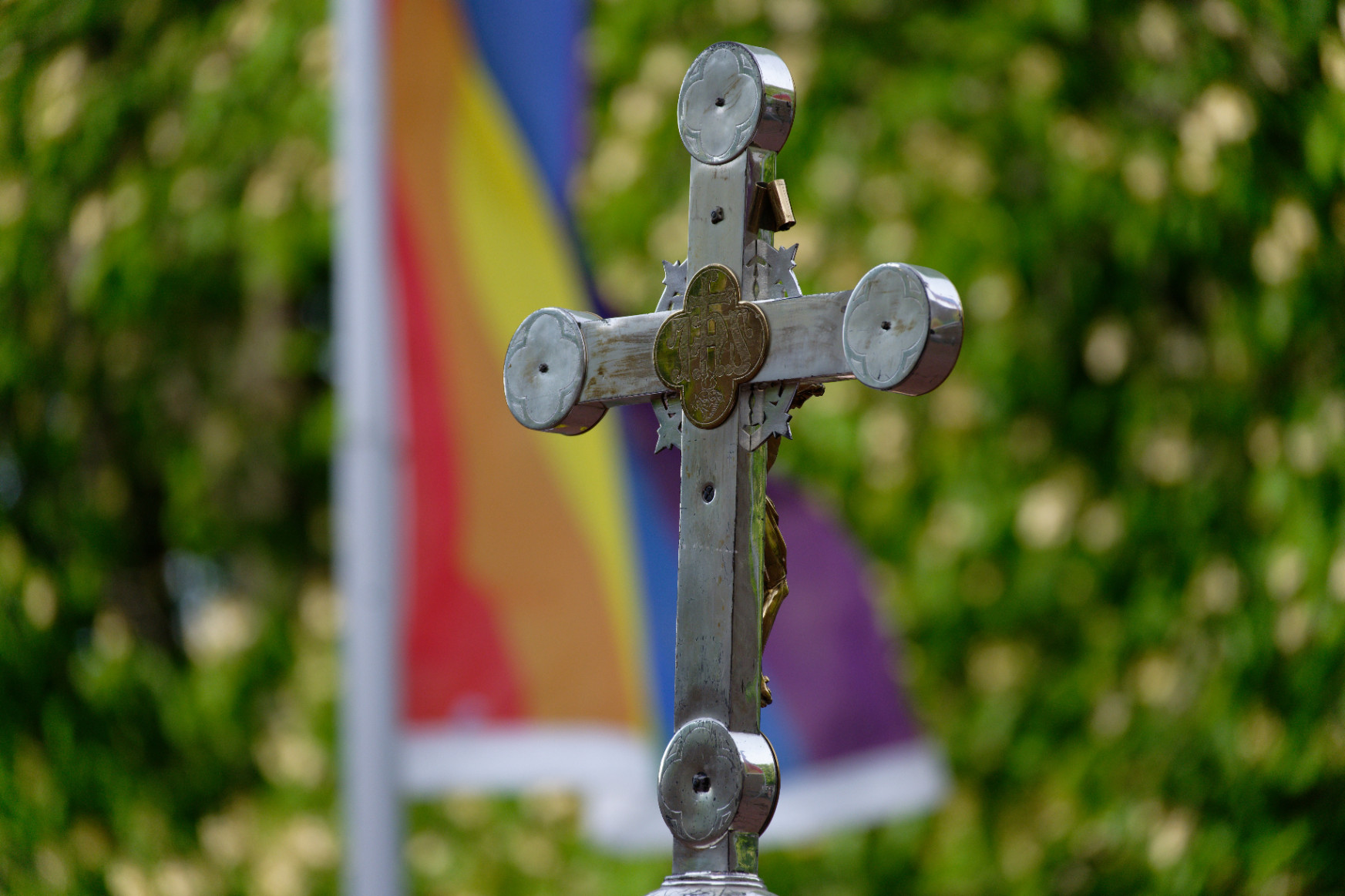 A német püspöki kar női titkára vitát kezdeményez a nők papságáról és a homoszexualitás kérdéséről