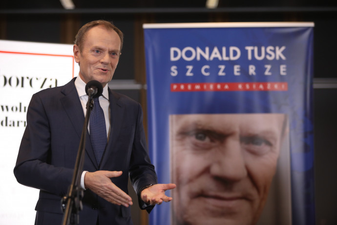 Visszatér a lengyel belpolitikába Orbán egyik legnagyobb néppárti kritikusa, Donald Tusk
