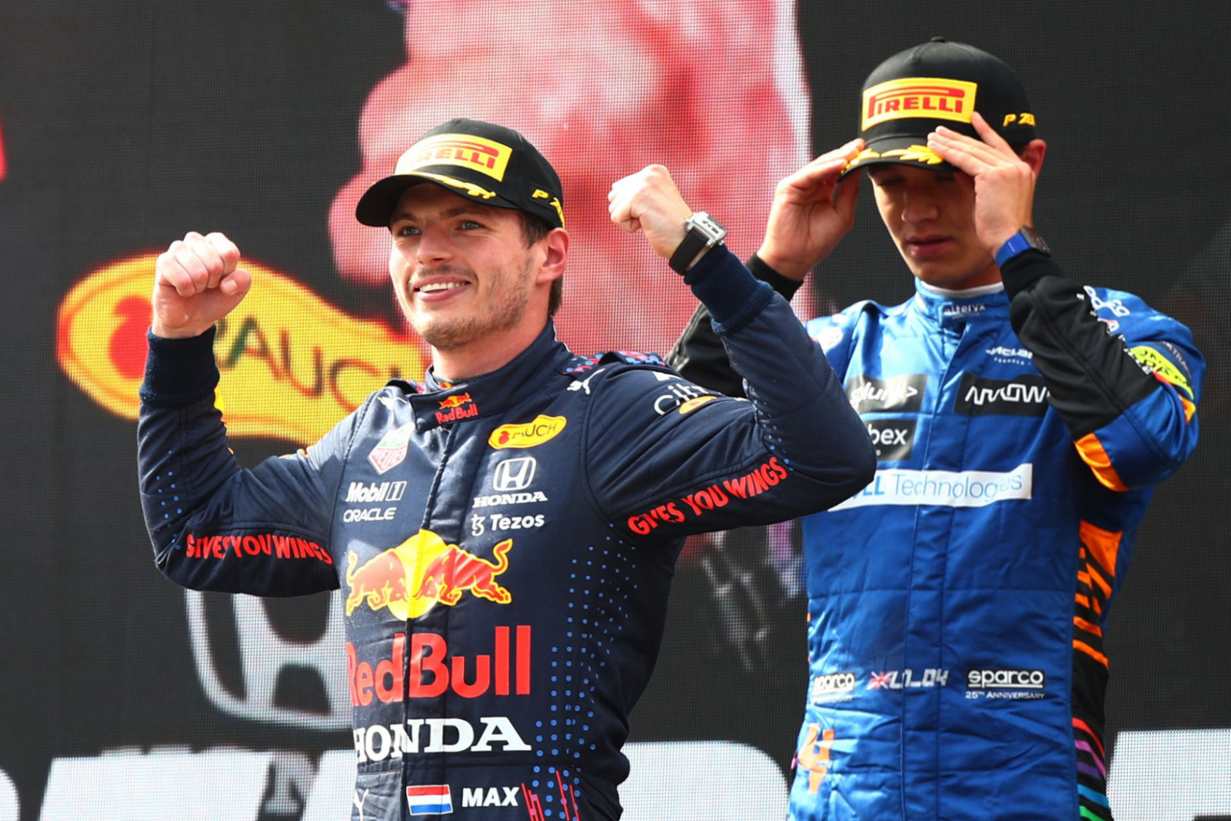 Verstappen duplázott Ausztriában, Hamilton csak negyedik lett a sérült autóval