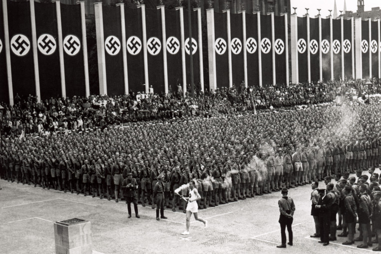 A nácik kezdték 1936-ban az olimpiai fáklyás váltófutást – a mai napig megmaradt