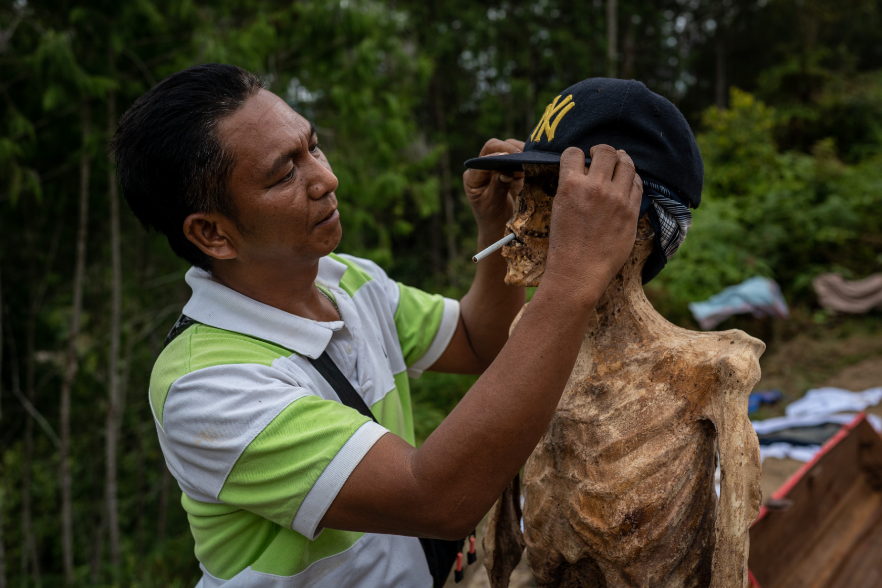 Egy indonéz népcsoport évekig nem temeti el a halottait, mert a temetésre spórolnak