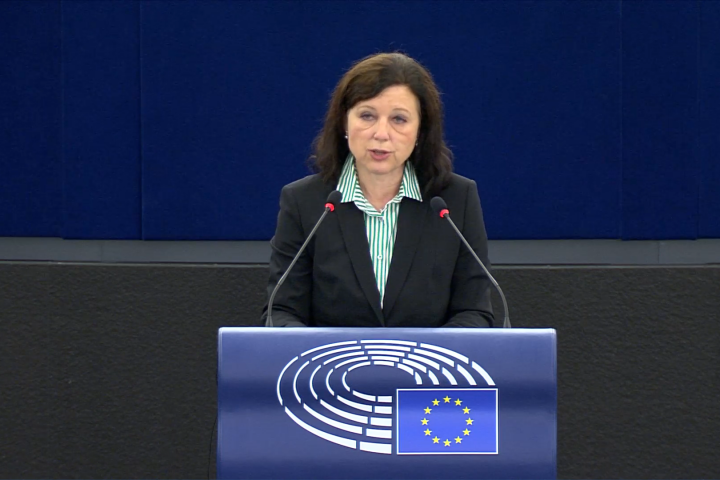 Věra Jourová szólal fel a parlamentben – Forrás: multimedia.europarl.europa.eu