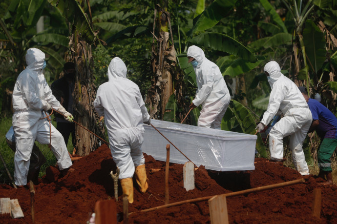 A WHO attól tart, hogy a kormányok a lazításokkal elherdálják a Covid elleni eddigi eredményeket