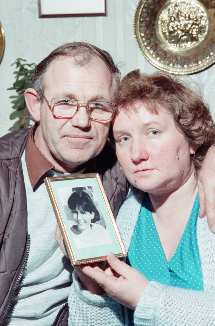Lynda Mann szülei, Kath Eastwood és férje, Eddie, 1983-ban 15 éves lányukat megerőszakolva és megfojtva találták meg a leicestershire-i Narborough-ban – Fotó: Brian Randle / Mirrorpix / Getty Images