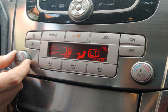 Miért van büdös az autóban, és miért nem hűt a klíma?