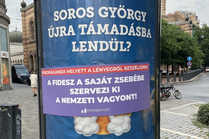 Gerilla plakátkampányba kezdett a Momentum