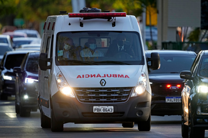 Bélelzáródással szállították kórházba a brazil elnököt