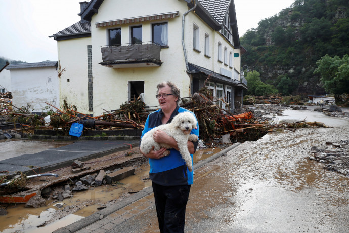 A heves esőzések miatt összeomlott több ház Németországban, sokan eltűntek