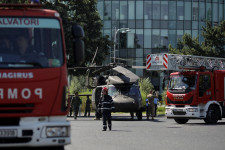 Bukarest belvárosában hajtott végre kényszerleszállást egy Black Hawk típusú amerikai katonai helikopter