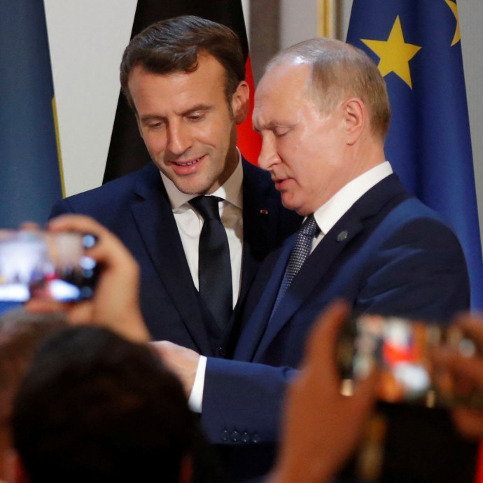 Orbánhoz hasonló érveket hangoztatva békülne Oroszországgal a francia elnök, de miért?