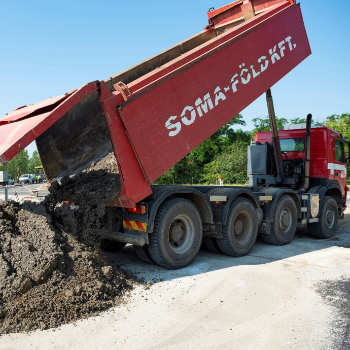 Segít egy ágazatnak a kormány, közben épp megbolondít egy másikat