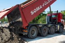 Segít egy ágazatnak a kormány, közben épp megbolondít egy másikat