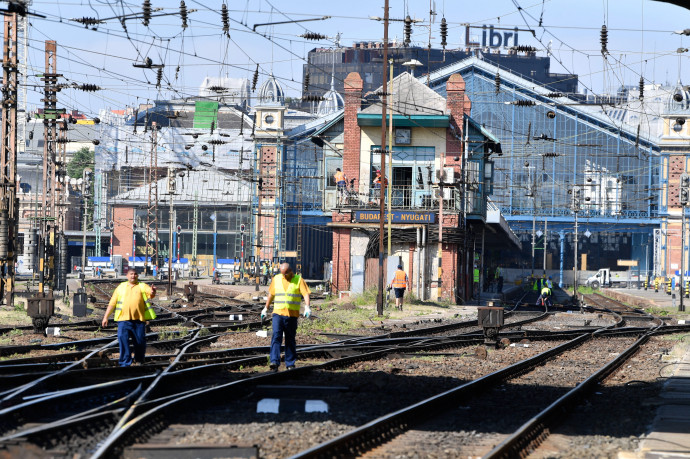 Több munkával nem végzett időben a kivitelező, kevesebb vonatot tud fogadni az újra megnyitott Nyugati pályaudvar