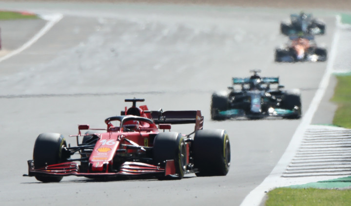 Leclerc sokáig vezette a Brit Nagydíjat, végül második lett Hamilton mögött – Fotó: Peter Cziborra / Reuters