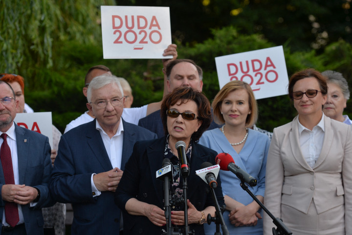 Elżbieta Witek beszél egy Andrzej Duda mellett szóló kampányeseményen a lengyel elnökválasztás előtt, 2020. július 1-jén – Fotó: Artur Widak / NurPhoto / AFP
