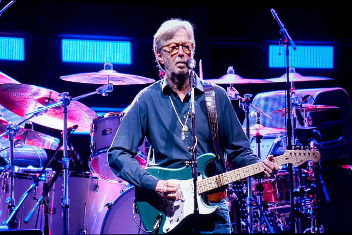 Eric Clapton nem hajlandó olyan koncerten játszani, ahova csak beoltott emberek léphetnek be