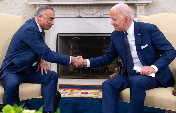 Musztafa al-Kádimi iraki és Joe Biden amerikia kormányfő találkozója 2021. július 26-án, Washington D.C.-ben – Fotó: Saul Loeb / AFP