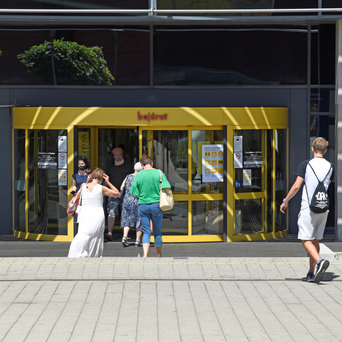 Nem elírás: olyan nagy a kereslet az Ikeában, hogy csökkenteni kell a választékot