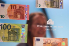 Most épp jól jön a saját deviza, de euróval hosszabb távon százmilliárdokkal lennének beljebb az exportáló cégek