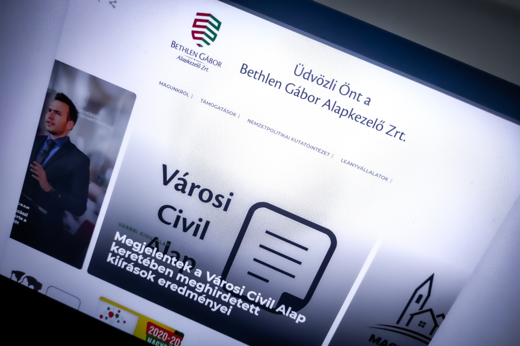Fideszes vezetésű civil szervezetek sorát támogatja a magyar állam egy új pályázati alapból