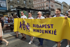 Nem indít a Jobbik etikai vizsgálatot, amiért részt vett a Pride-on az egyik képviselőjük