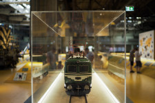 A múzeum, amelyben a mozdonylépcső egy régi piásüveget is megőrzött