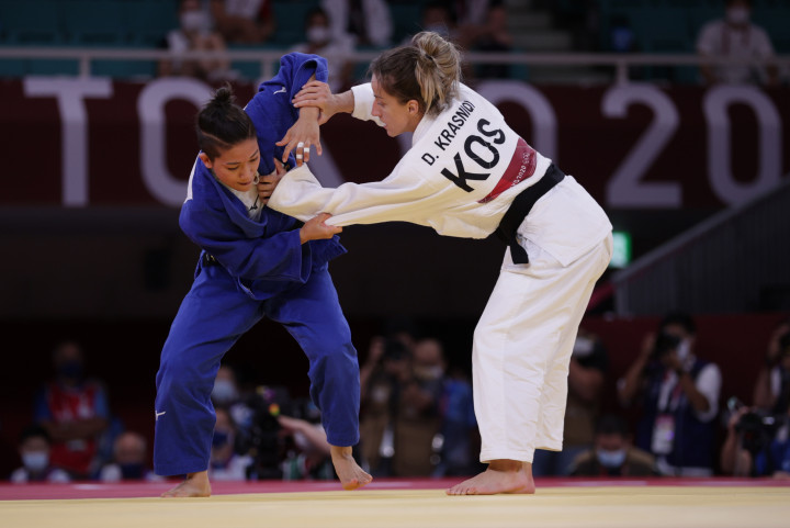 Tonaki Funa és Distria Krasniqi döntője a tokiói olimpián 2021. július 24-én – Fotó: Hannah Mckay / Reuters
