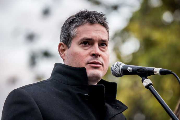 Etikai vizsgálatot kezdeményeznek Sára Botond ellen