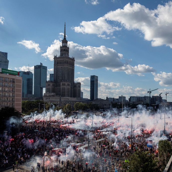 A lengyelek 234 ezer forintra emelik a minimálbért