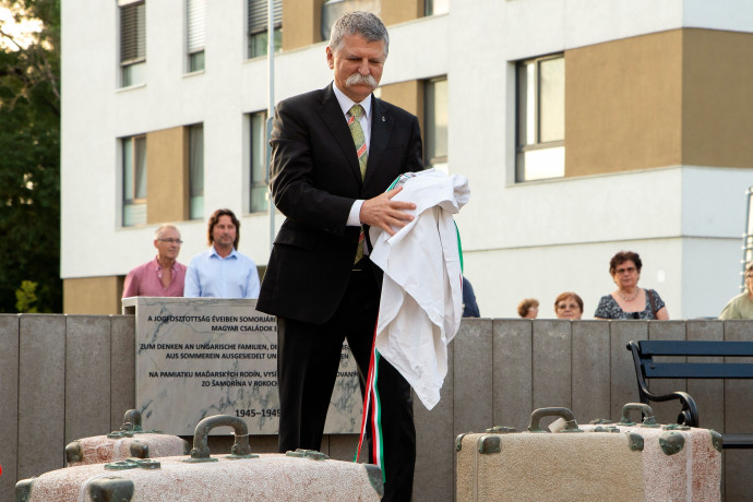Szlovák elöljárók kiborultak Kövér beszédén, amit Szlovákiában mondott el a kitelepített magyarok emlékművének átadásán