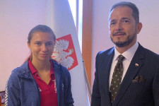 Megérkezett Varsóba az olimpiát otthagyó, diplomáciai menedéket kérő belarusz sportoló