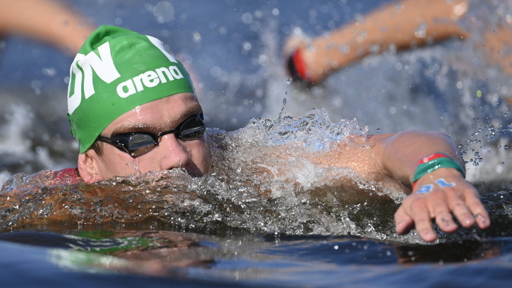 Rasovszky Kristóf a férfi nyílt vízi úszók 10 kilométeres versenyén – fotó: MTI/Czeglédi Zsolt