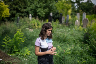 Tizennégy éves lány mentené meg az elfeledett balatoni zsidó temetőt