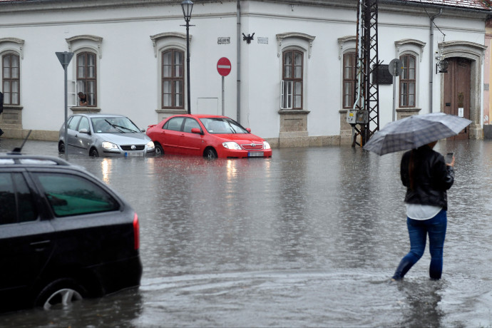 Villámárvíz alakult ki Esztergomban, törölni kellett az MCC fesztiváljának több programját is