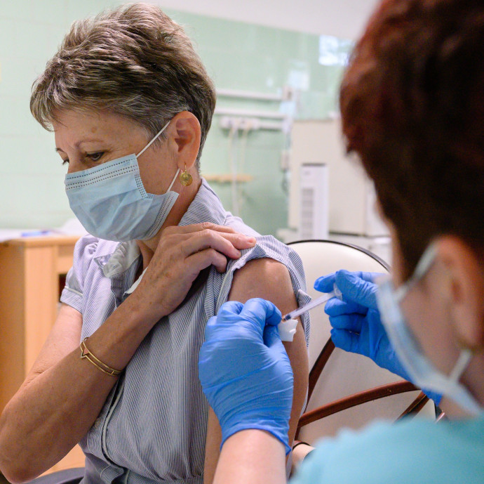 A jogosultak huszada jelentkezett eddig harmadik oltásra