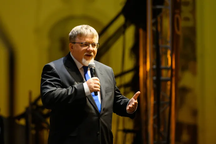 Győr fideszes polgármestere nekirontott a Facebookon egy helyi újságírónak