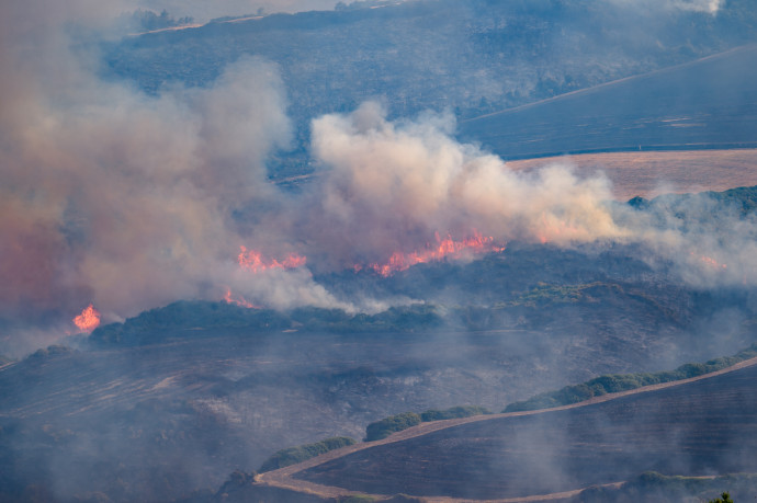 A lángoló Difesa Grande erdő augusztus 2-án – Fotó: Davide Pischettola / NurPhoto / AFP
