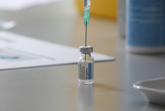 Sóoldatot adott be vakcina helyett több ezer idős embernek egy német nővér