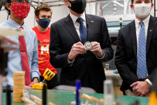 Az amerikaiak fuldokolnak a diákhitelektől