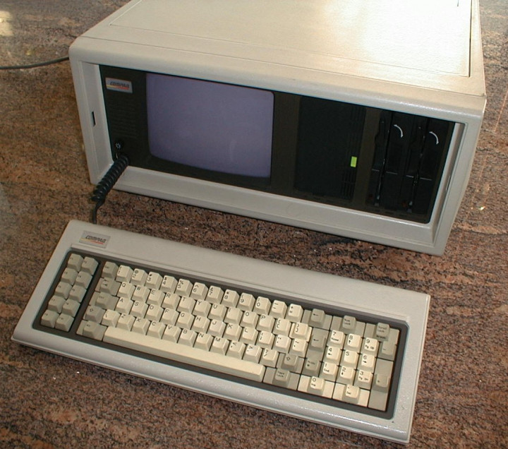 A Compaq IBM-kompatibilis pécéje, a Compaq Portable –Fotó: Tiziano Garuti (1000Bit, Public domain), via Wikimedia Commons
