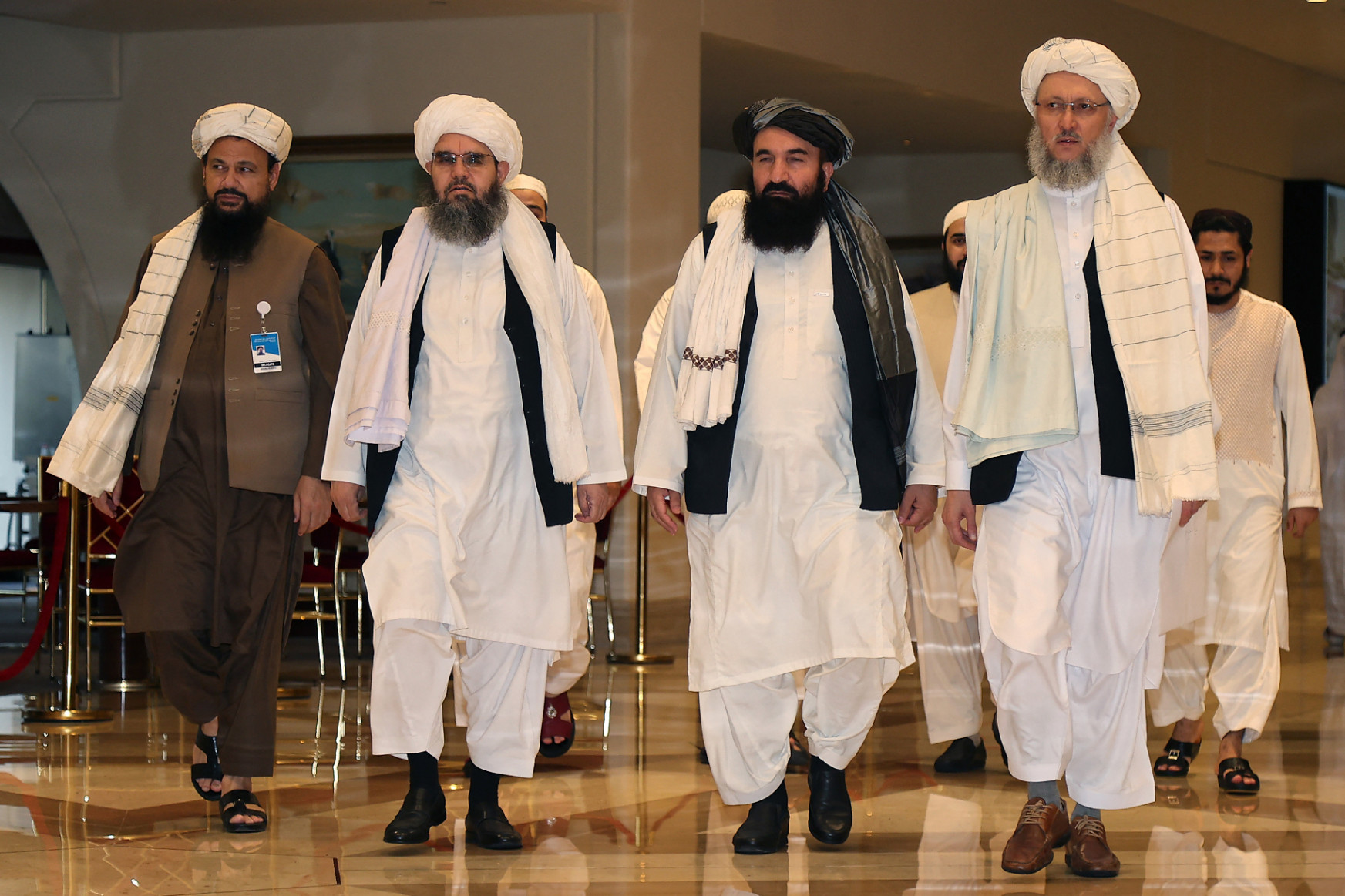 A hatalom megosztását ajánlotta fel az afgán kormány a táliboknak, hogy véget vessenek a háborúnak