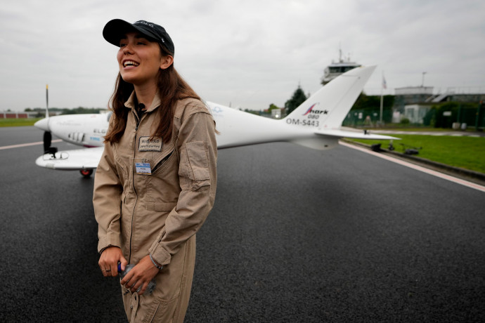 Egy 19 éves nő egyedül repüli körbe a világot, rekord lehet belőle