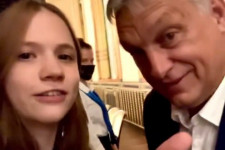 Orbán Viktor kormánykritikus újságíróknak nem, de egy gyereknek szívesen ad interjút