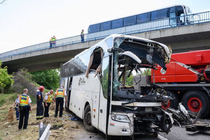 Egy defekt miatti buszbaleset nem így nézett volna ki