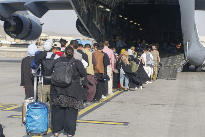 Rálőttek egy német férfira Kabulban, miközben a reptér felé tartott