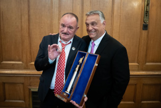 Nagy Feró átvette a Kossuth-díját