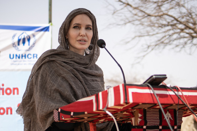 Angelina Jolie azért regisztrált az Instagramra, hogy az elnyomott afgánok hangja lehessen